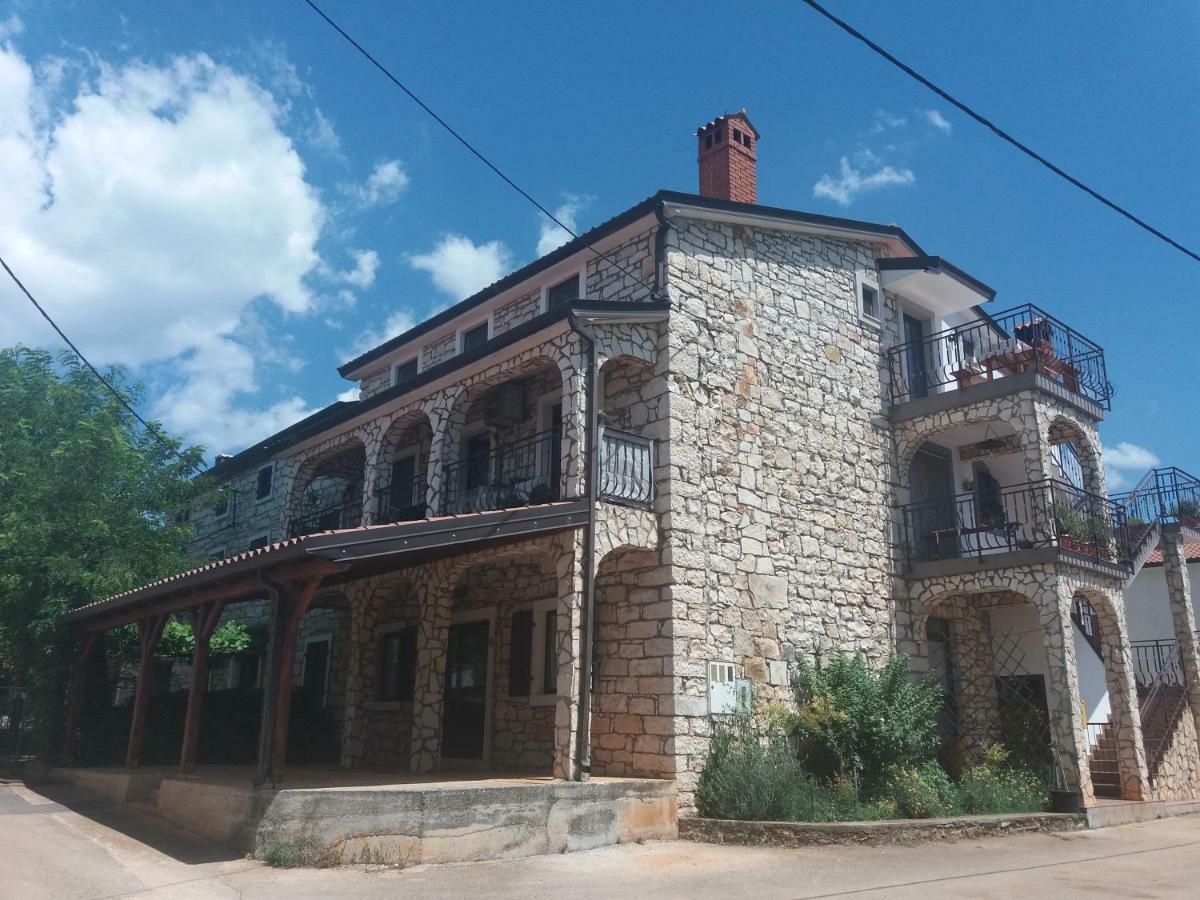 مبيت وإفطار بروتونيغلا Ranch Radin المظهر الخارجي الصورة